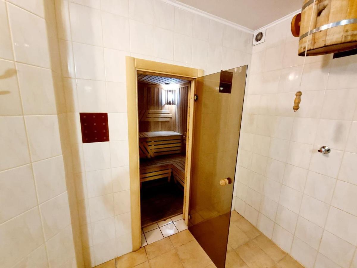 Helen Hotel Mykolaiv Exterior photo
