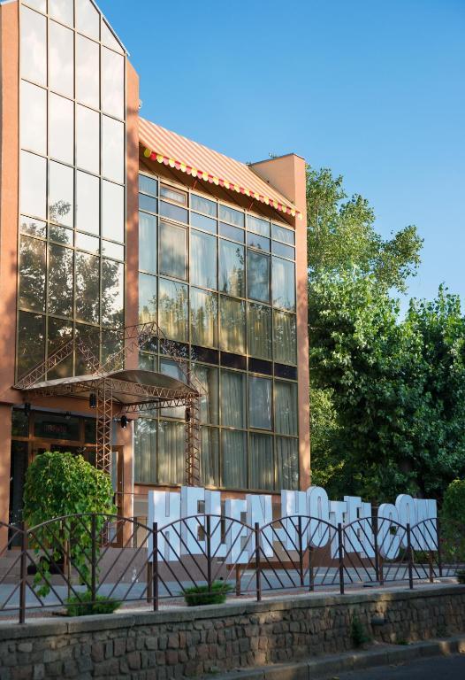 Helen Hotel Mykolaiv Exterior photo