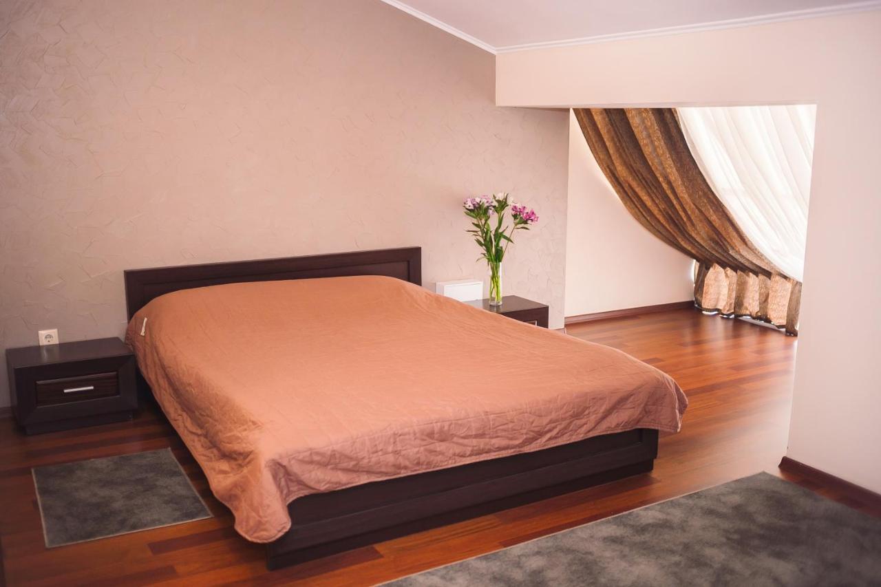 Helen Hotel Mykolaiv Exterior photo