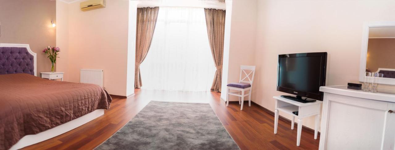 Helen Hotel Mykolaiv Exterior photo