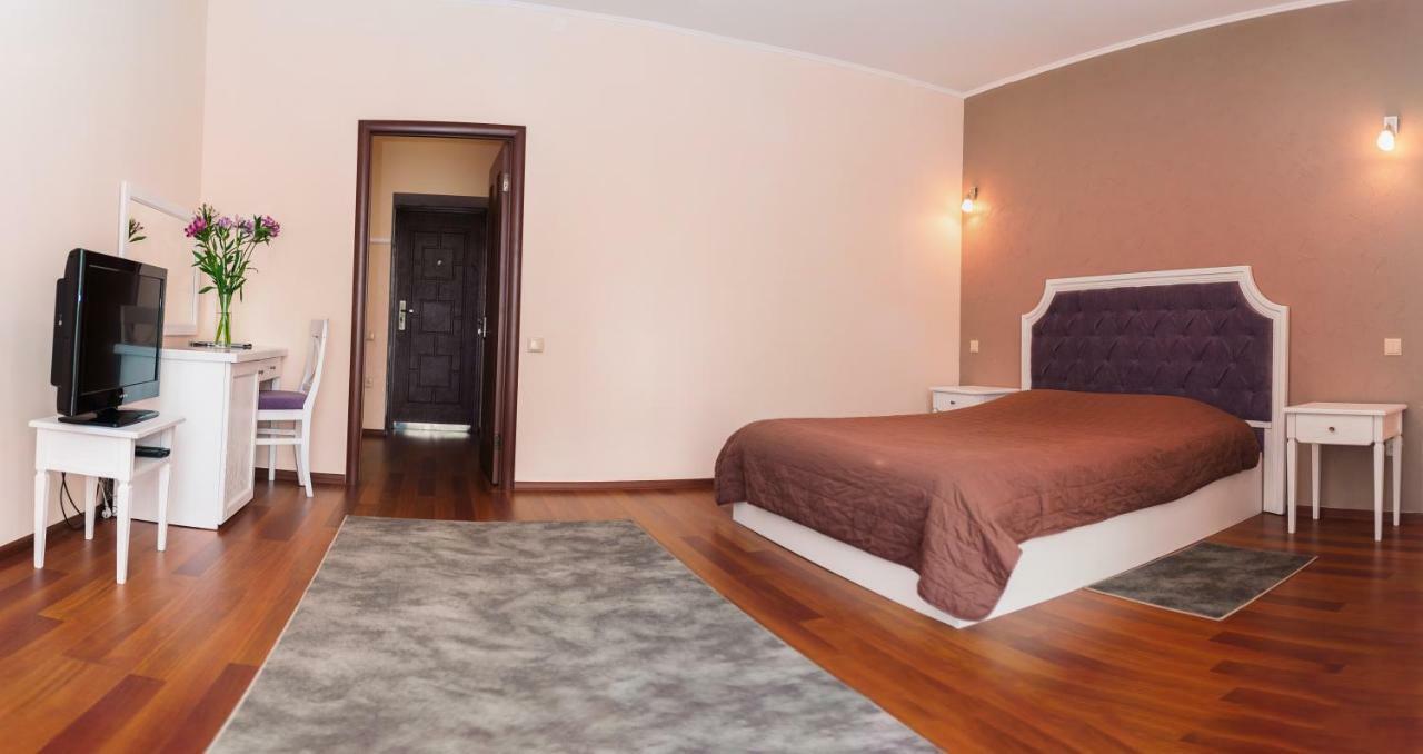 Helen Hotel Mykolaiv Exterior photo